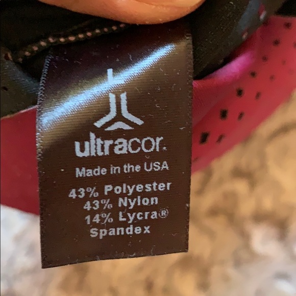 NWOT Ultracor Lycra top Size L - Picture 6 of 7